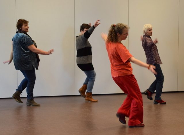 Op donderdagavond 24 november en donderdagavond 1 december worden door Wilma ter Steeg workshops Israëlisch dansen gegeven in de Kiekmure. Tijd: 20.00 – 21.00 u. Toegang Gratis.